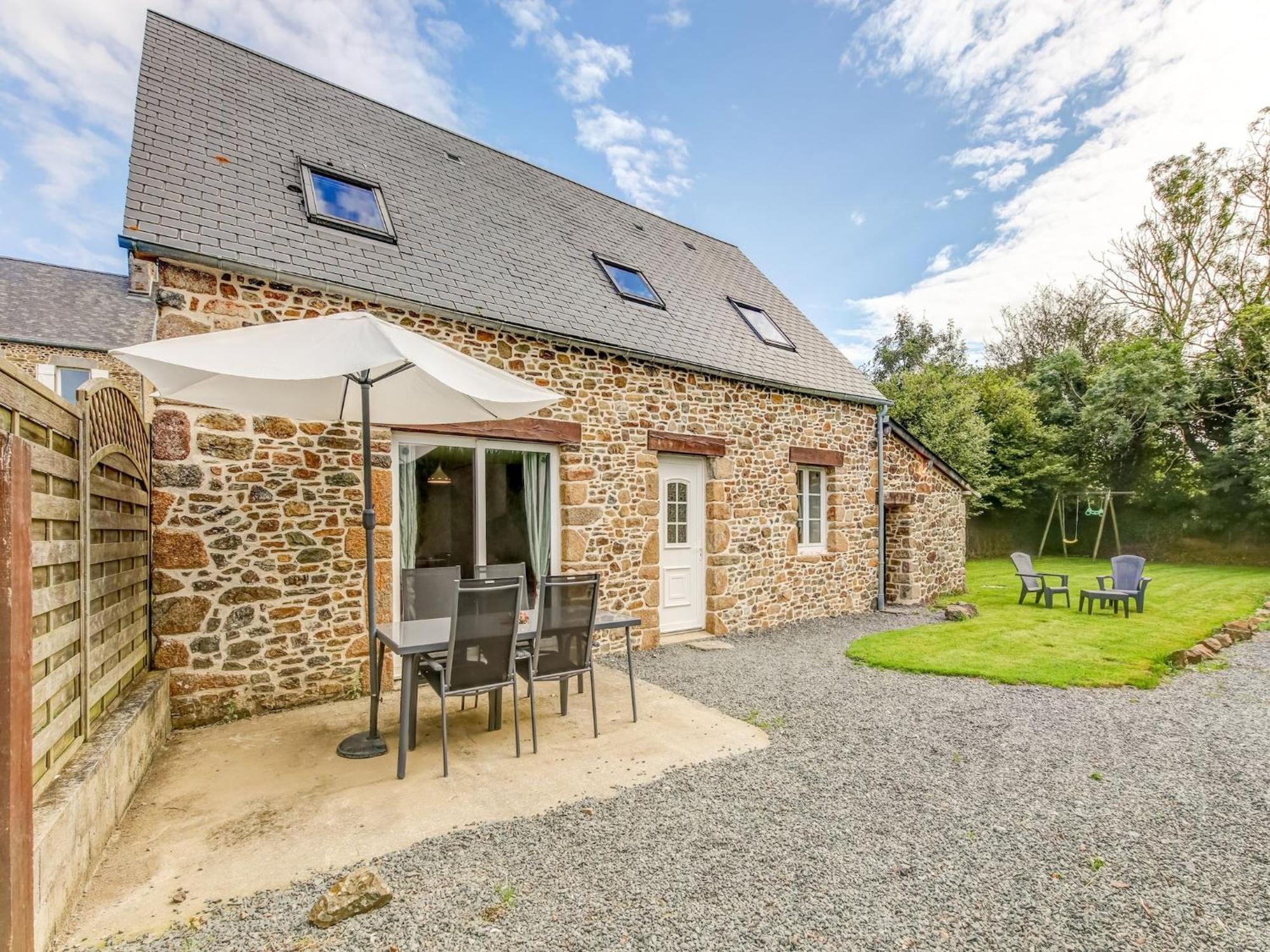 Holiday Home With Garden In Brainville Exterior photo
