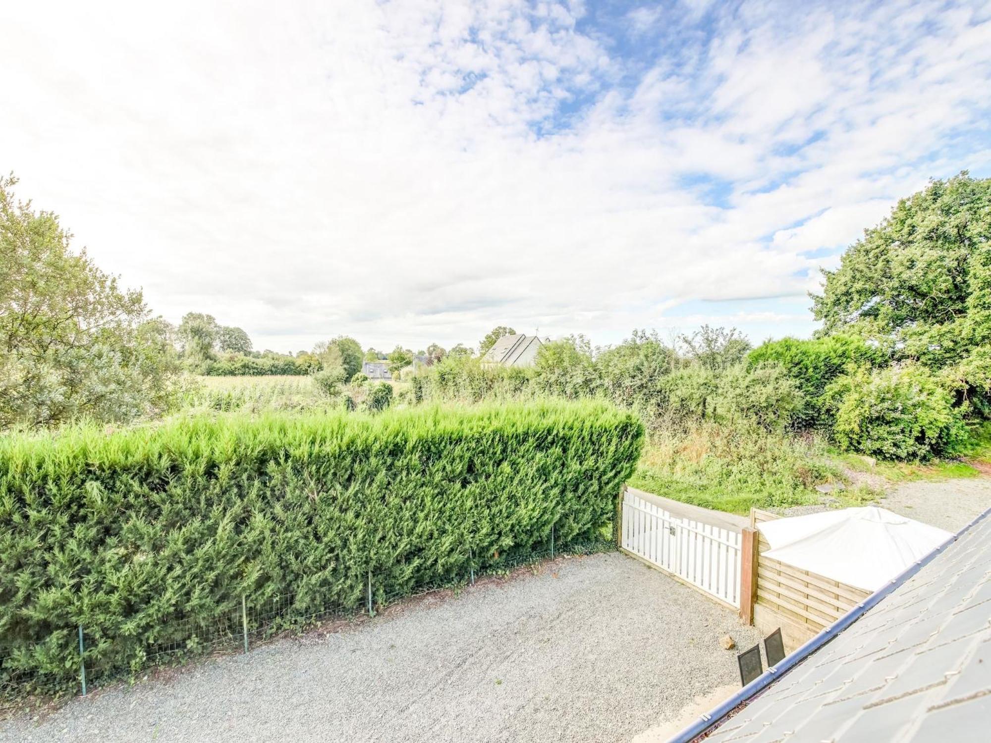 Holiday Home With Garden In Brainville Exterior photo